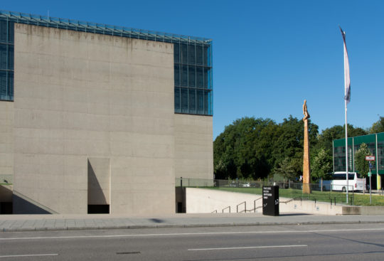 Portalwand des Ägyptischen Museum mit Eingang