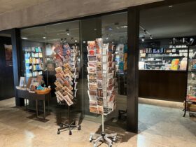 Blick in das ShopCafe des Museums