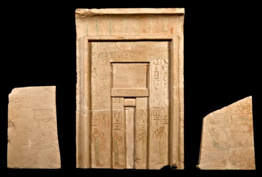 Scheintür der Hathor-Priesterin Chnumit