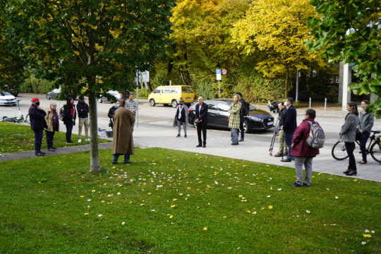 Verlegung Stolpersteine im Außenbereich des Museums