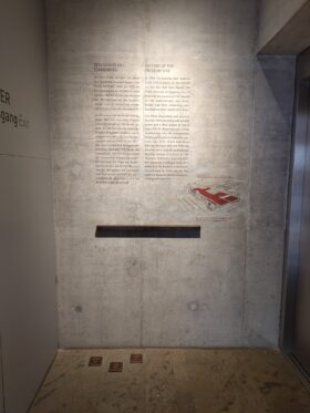 Dokumentation zur Geschichte des Geländes im Ägyptischen Museum